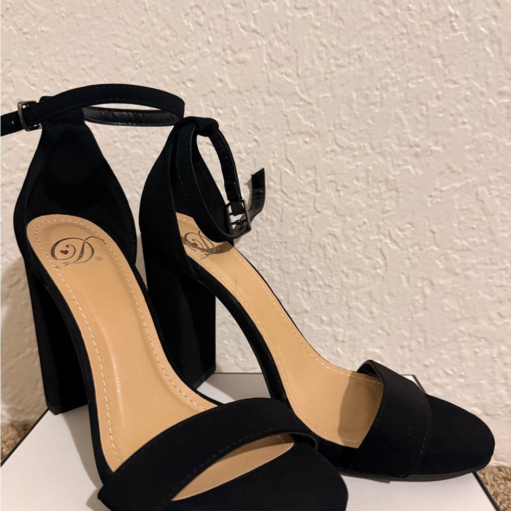 New | Elegant Black Women's Sandals